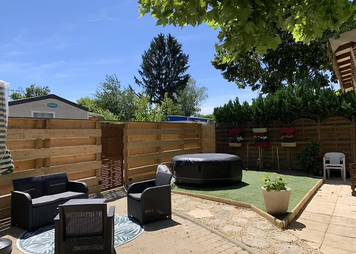 Havre De Paix Bord De Saone Avec Jacuzzi